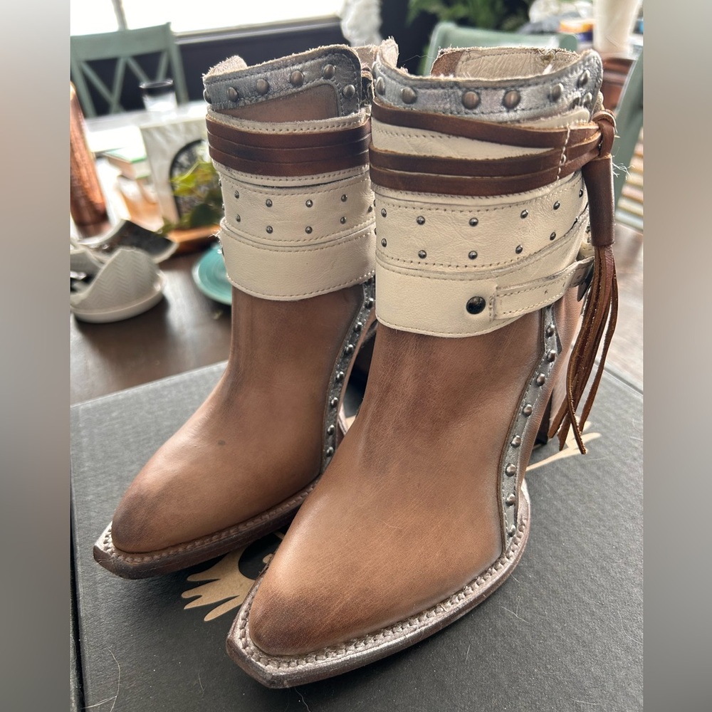 FREEBIRD Julius Boot like new!